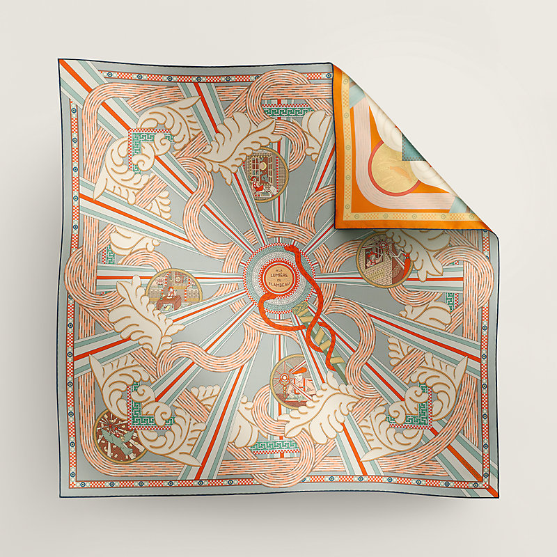 A la Lumiere du Flambeau double face scarf 90 | Hermès Finland